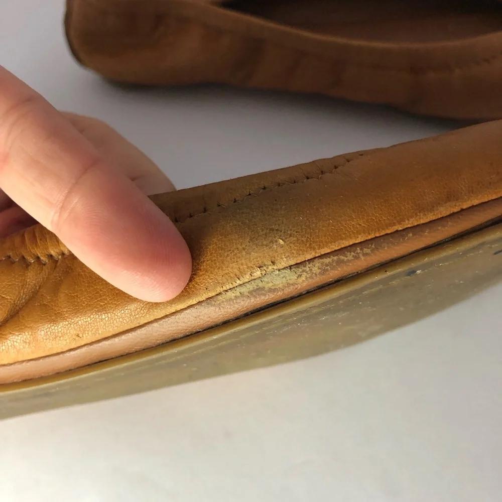 Tory Burch Eddie Tan Leather Ballet Flats Shoes Women’s Size 6.5 flaws